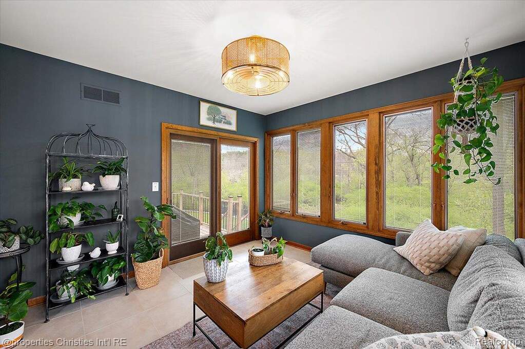 4 Bedroom Single Family Home/House's Image 16