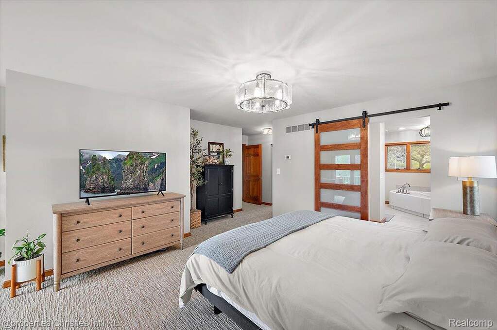 4 Bedroom Single Family Home/House's Image 22