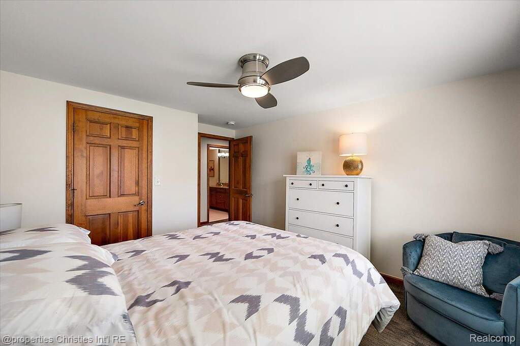 4 Bedroom Single Family Home/House's Image 37