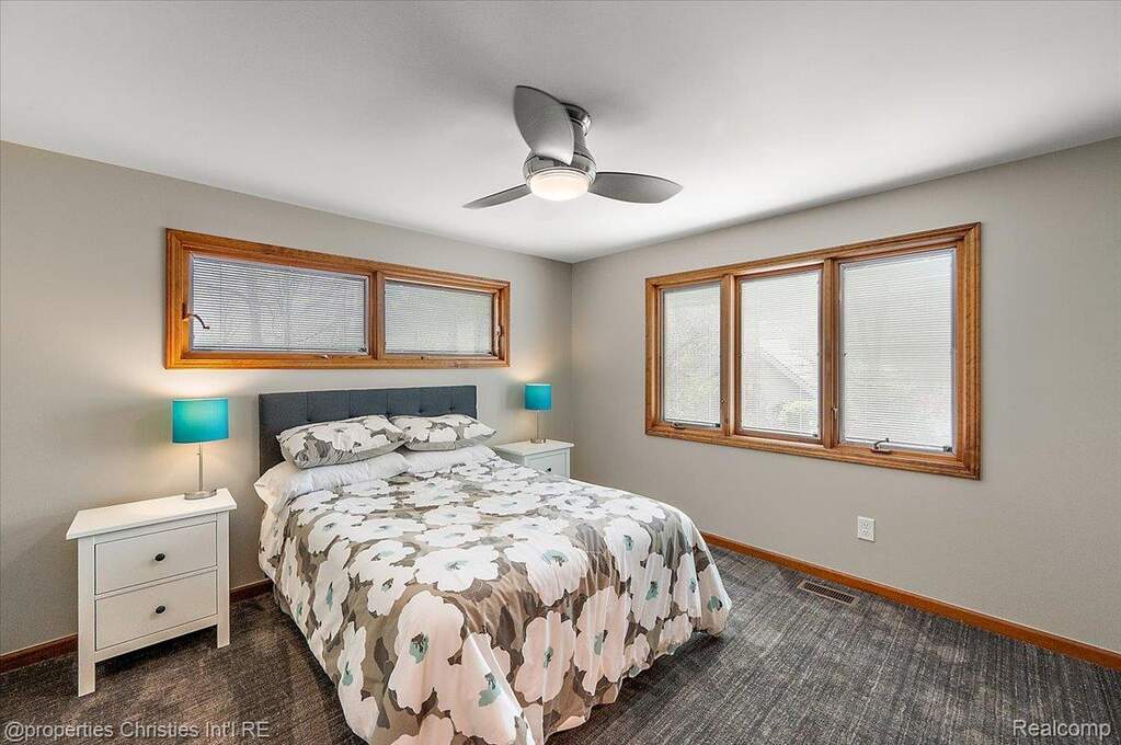 4 Bedroom Single Family Home/House's Image 39