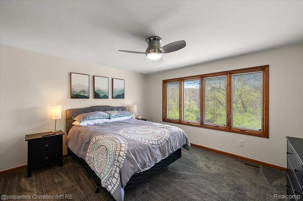 4 Bedroom Single Family Home/House's Image 41
