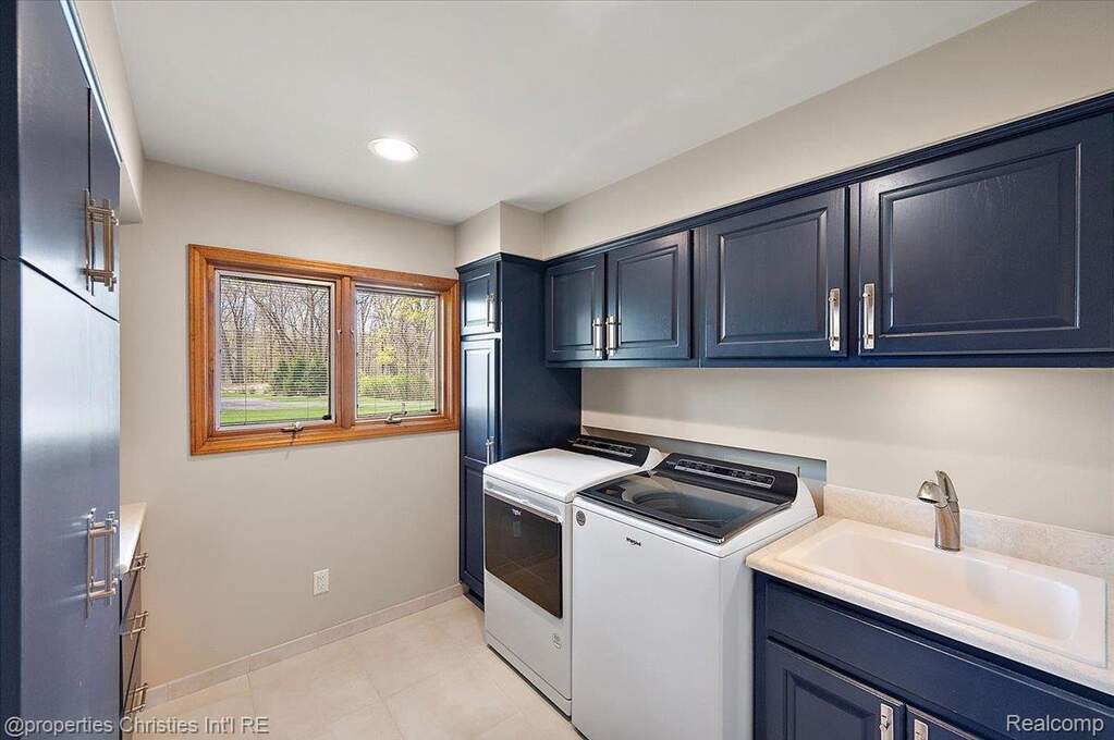 4 Bedroom Single Family Home/House's Image 46