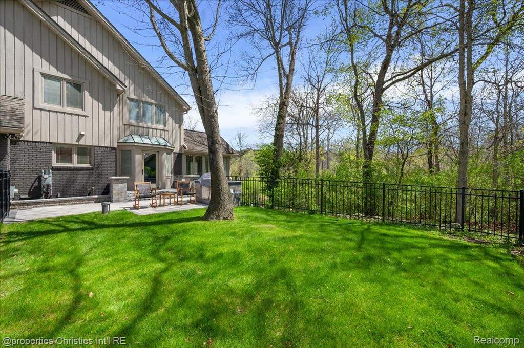 4 Bedroom Single Family Home/House's Image 63