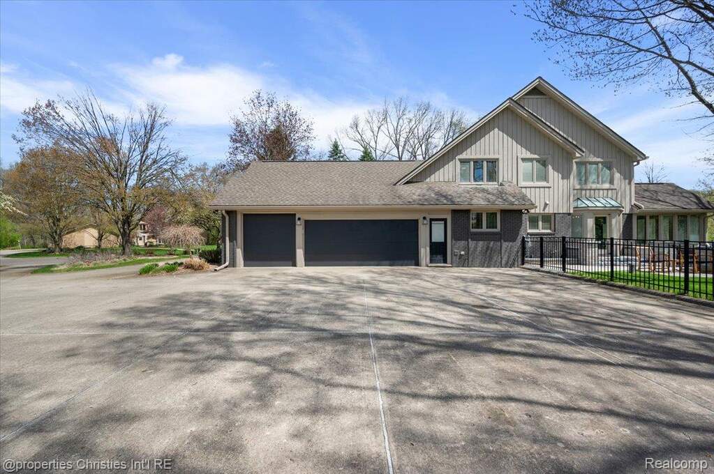 4 Bedroom Single Family Home/House's Image 66