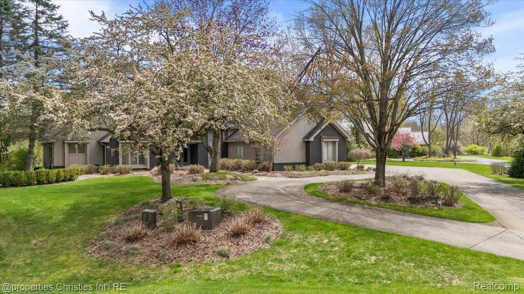 4 Bedroom Single Family Home/House's Image 68