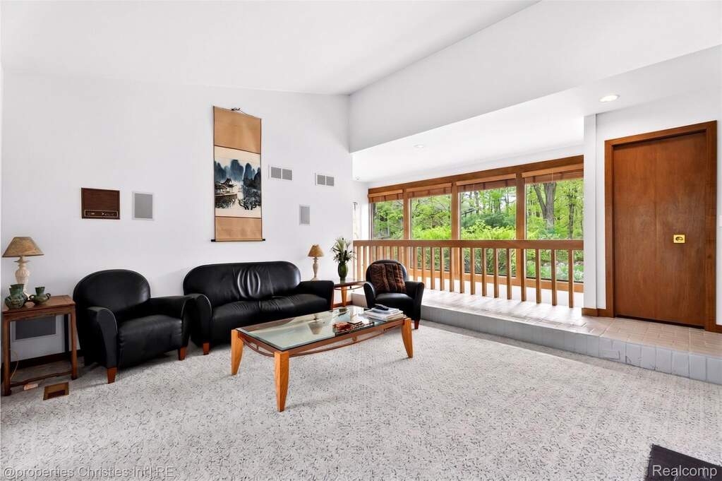 5 Bedroom Single Family Home/House's Image 26