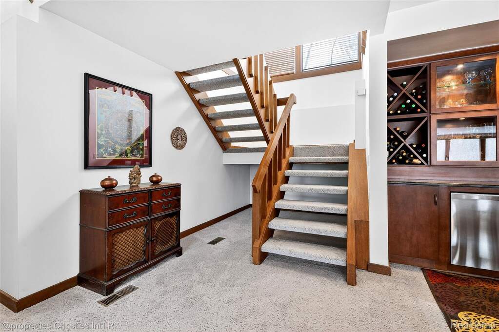 5 Bedroom Single Family Home/House's Image 44