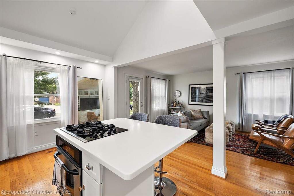 3 Bedroom Single Family Home/House's Image 9