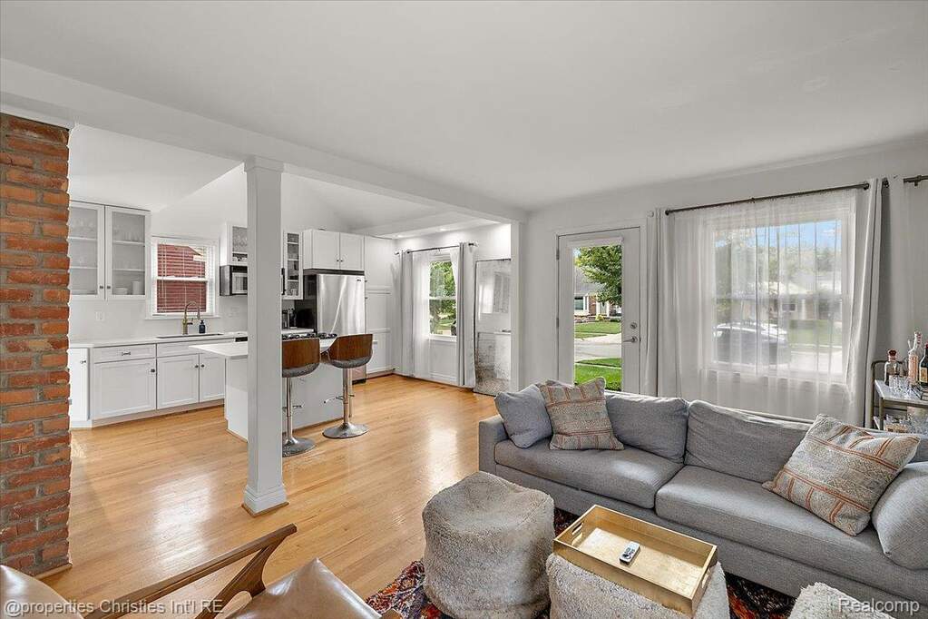 3 Bedroom Single Family Home/House's Image 4