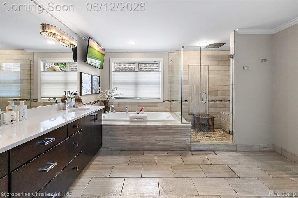 5 Bedroom Single Family Home/House's Image 23