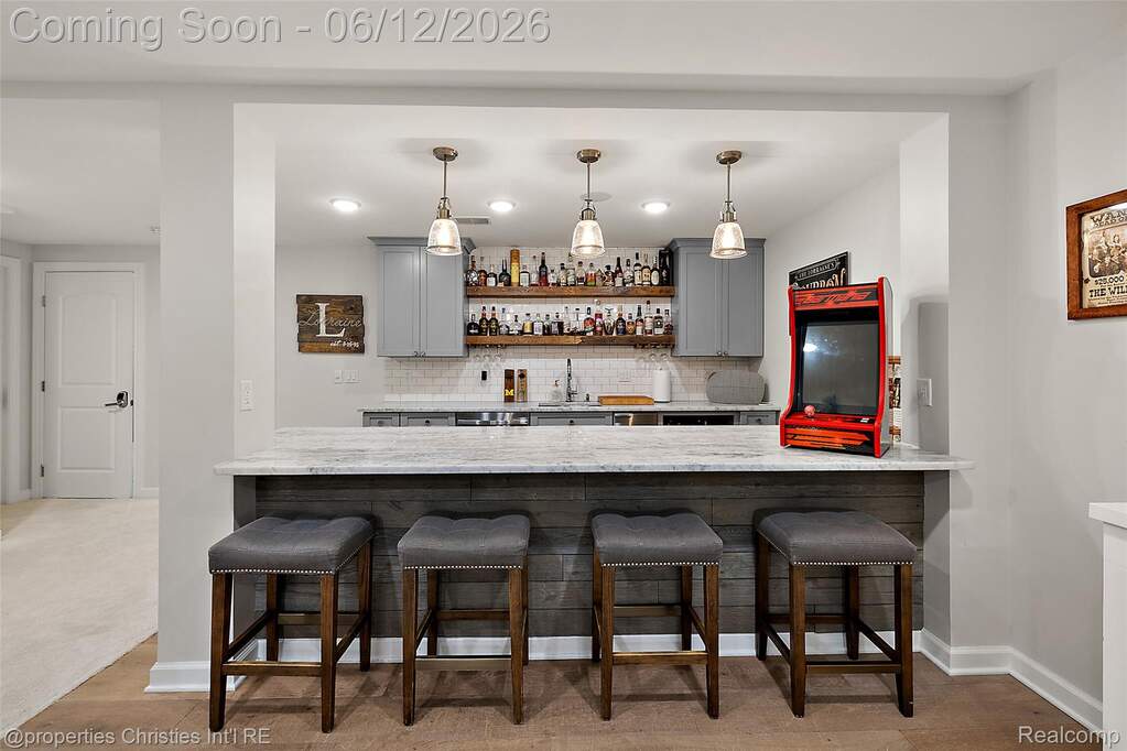 5 Bedroom Single Family Home/House's Image 39