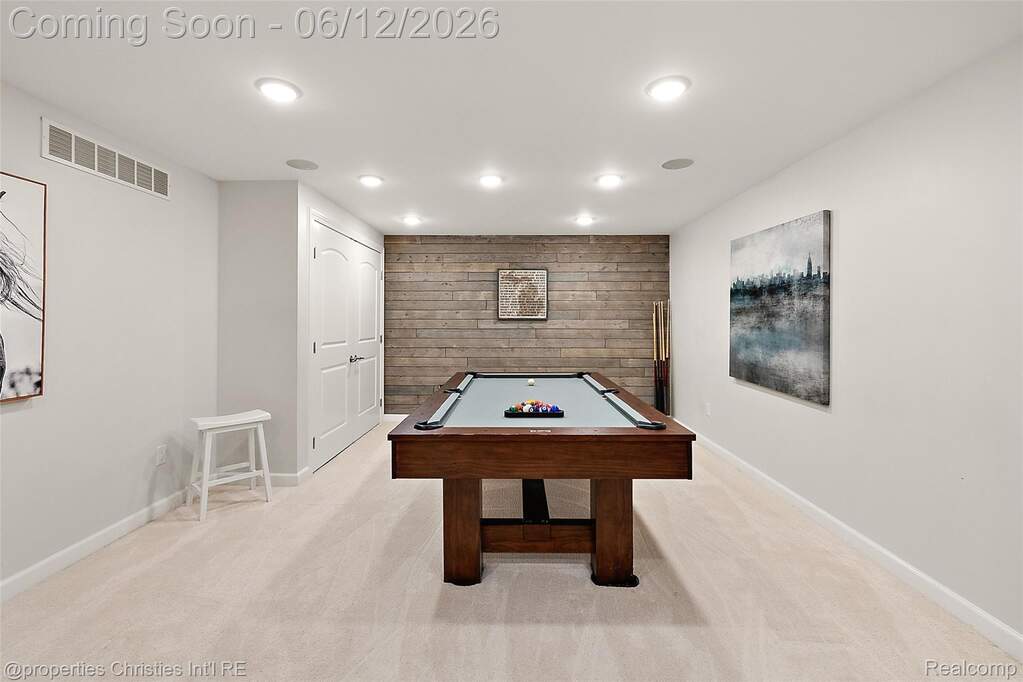 5 Bedroom Single Family Home/House's Image 49