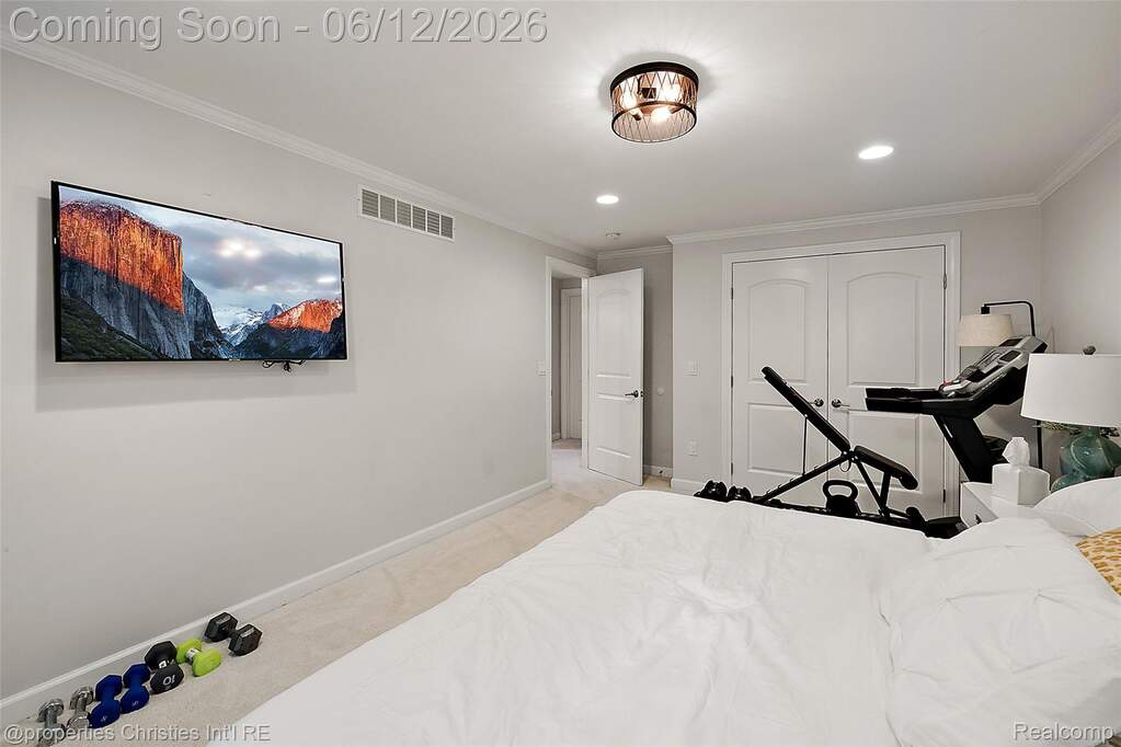 5 Bedroom Single Family Home/House's Image 51