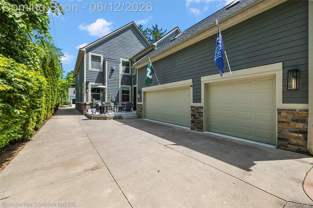 5 Bedroom Single Family Home/House's Image 57
