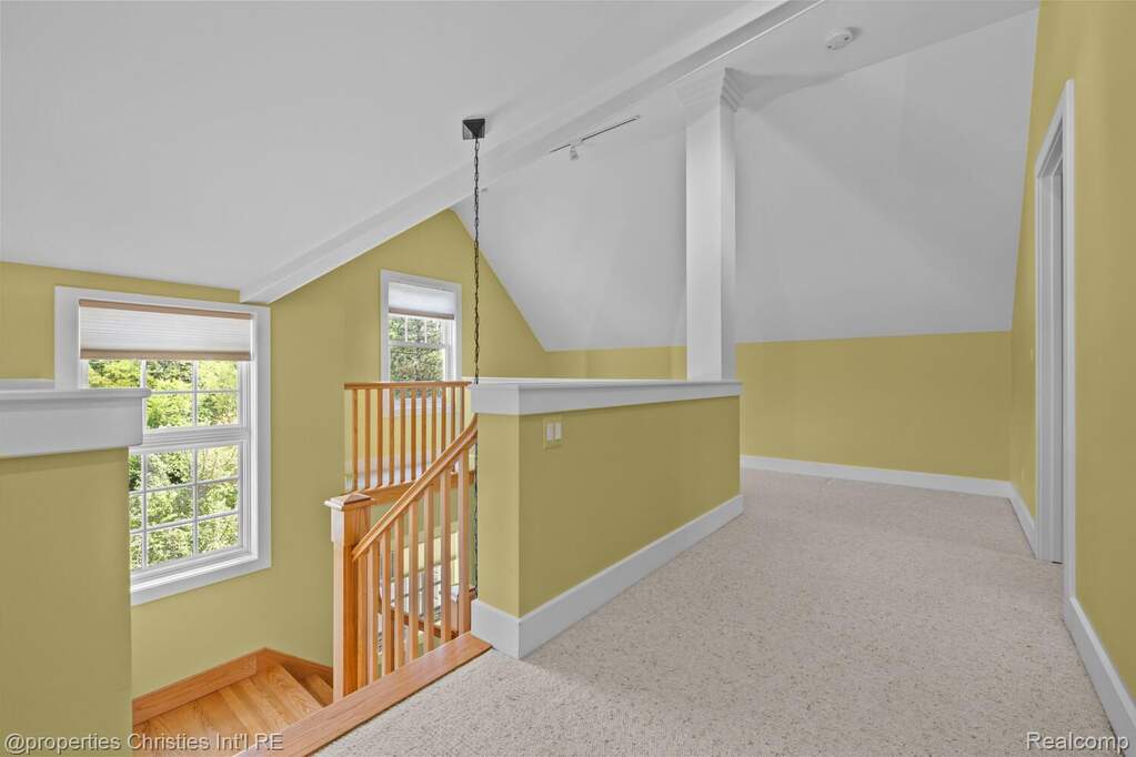 5 Bedroom Single Family Home/House's Image 41