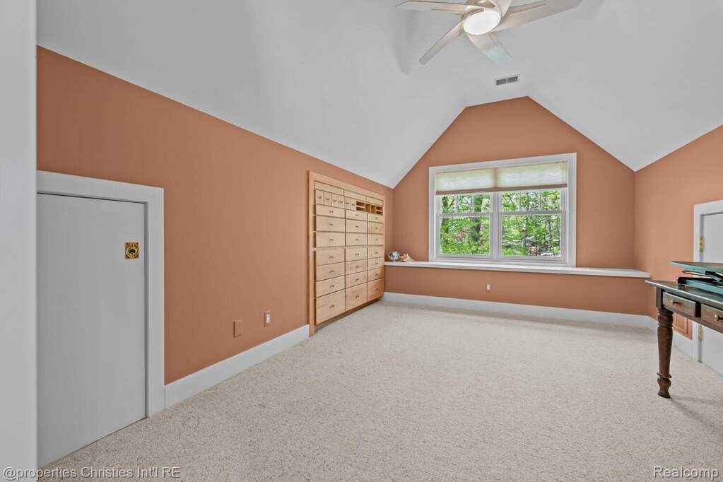 5 Bedroom Single Family Home/House's Image 45