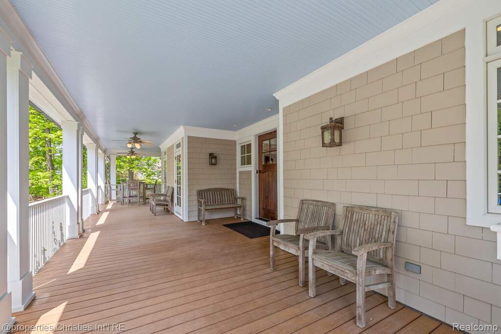 10_1041_Greentree_Rd10_mls.jpg