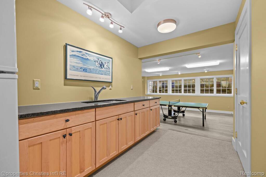 5 Bedroom Single Family Home/House's Image 47