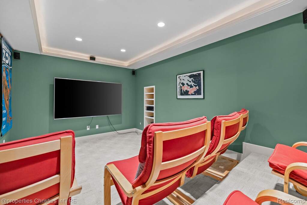 5 Bedroom Single Family Home/House's Image 51