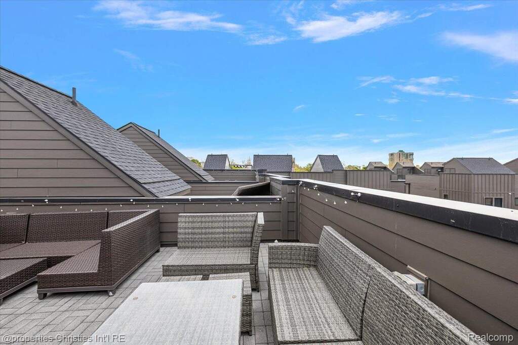 3 Bedroom Villa/Townhouse's Image 9