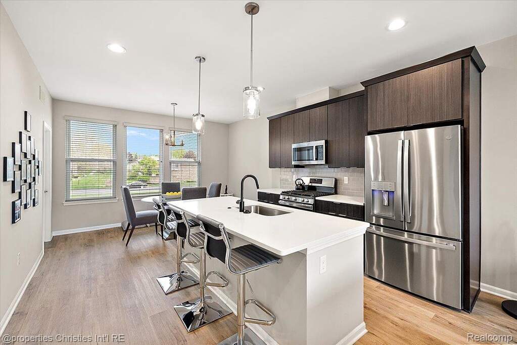 3 Bedroom Villa/Townhouse's Image 23