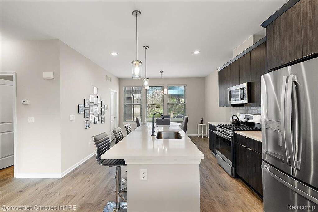 3 Bedroom Villa/Townhouse's Image 24