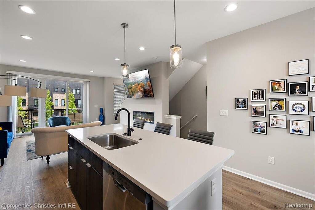 3 Bedroom Villa/Townhouse's Image 26