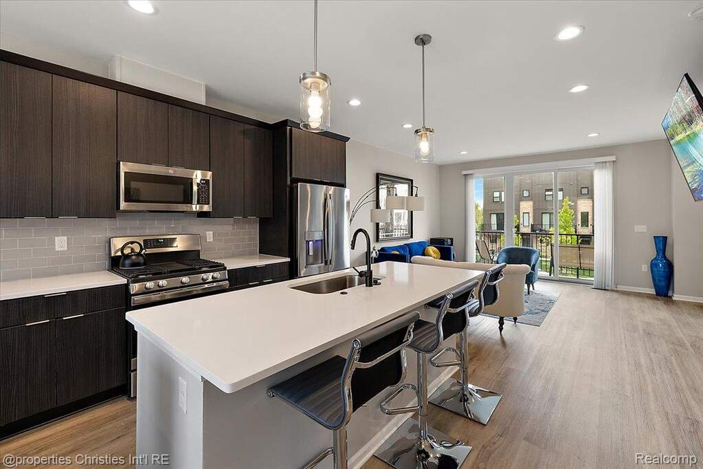 3 Bedroom Villa/Townhouse's Image 27
