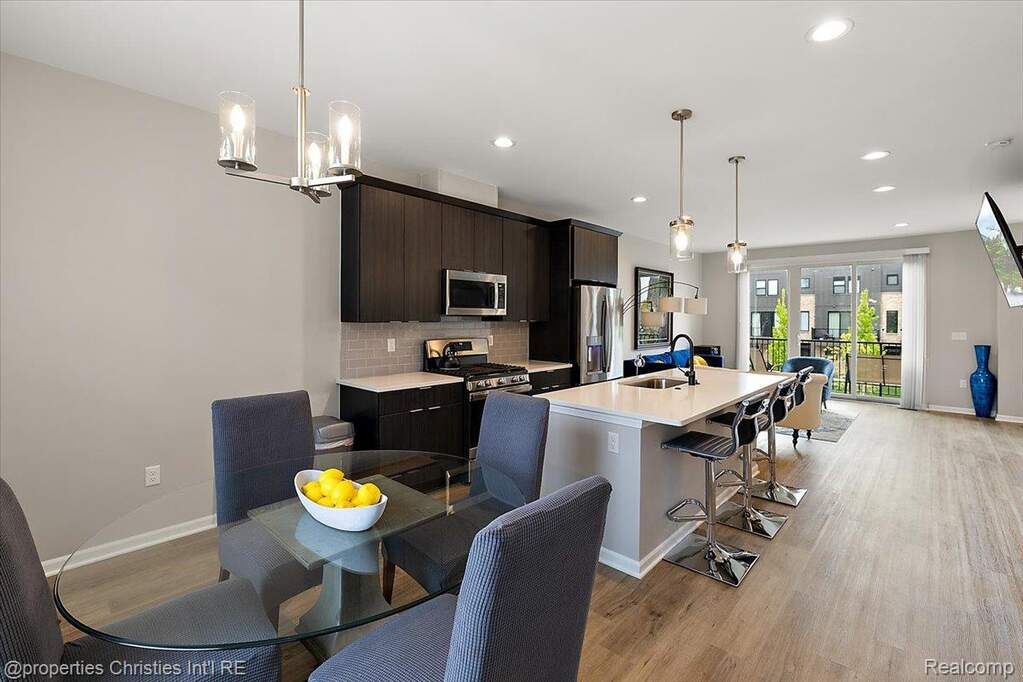 3 Bedroom Villa/Townhouse's Image 28