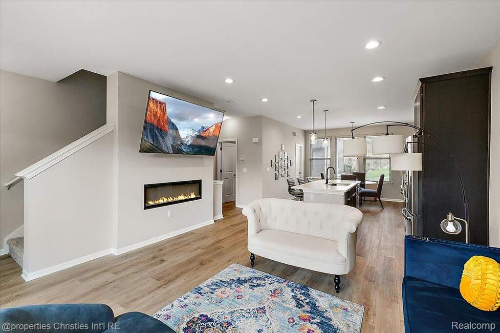 3 Bedroom Villa/Townhouse's Image 32