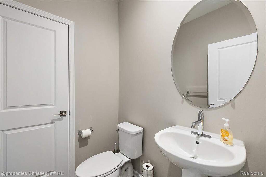 3 Bedroom Villa/Townhouse's Image 33