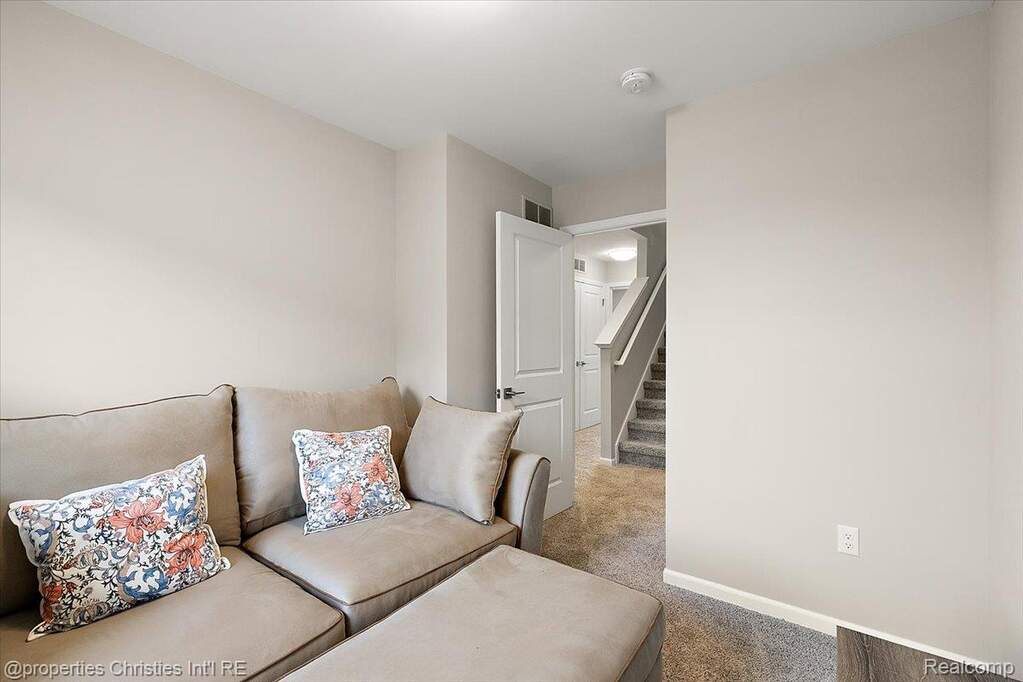 3 Bedroom Villa/Townhouse's Image 45
