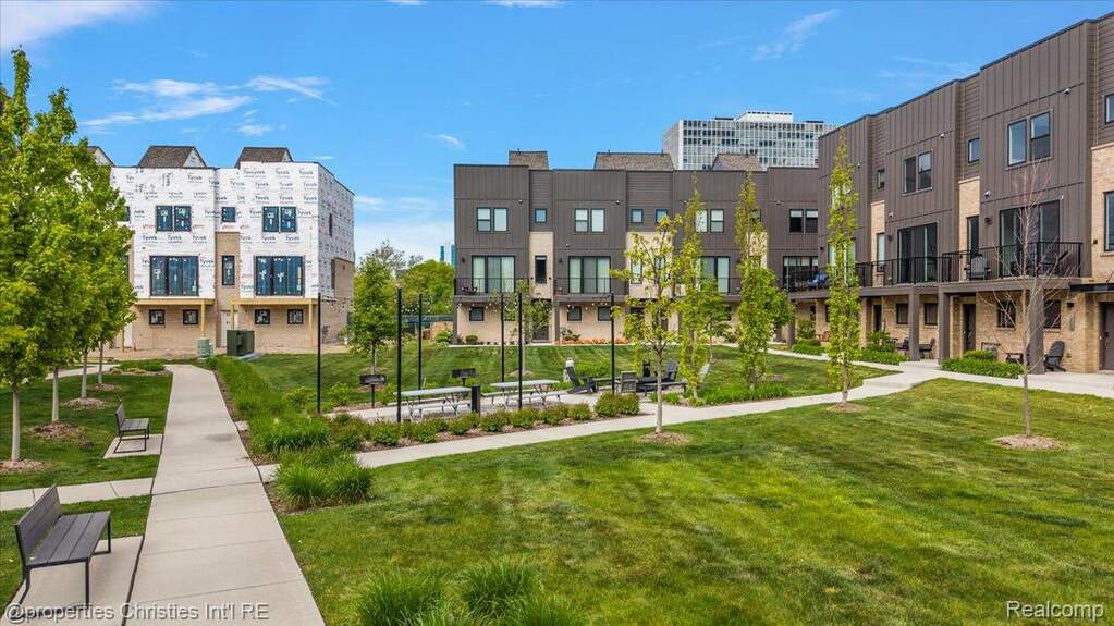 View of home's community