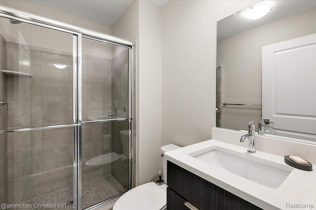 3 Bedroom Villa/Townhouse's Image 48