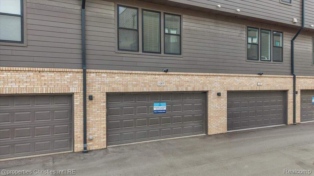 3 Bedroom Villa/Townhouse's Image 5