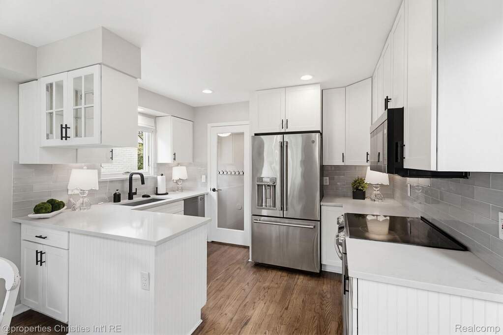 3 Bedroom Single Family Home/House's Image 11