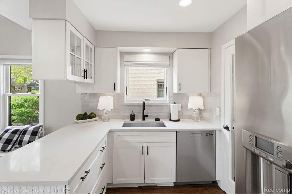 3 Bedroom Single Family Home/House's Image 13