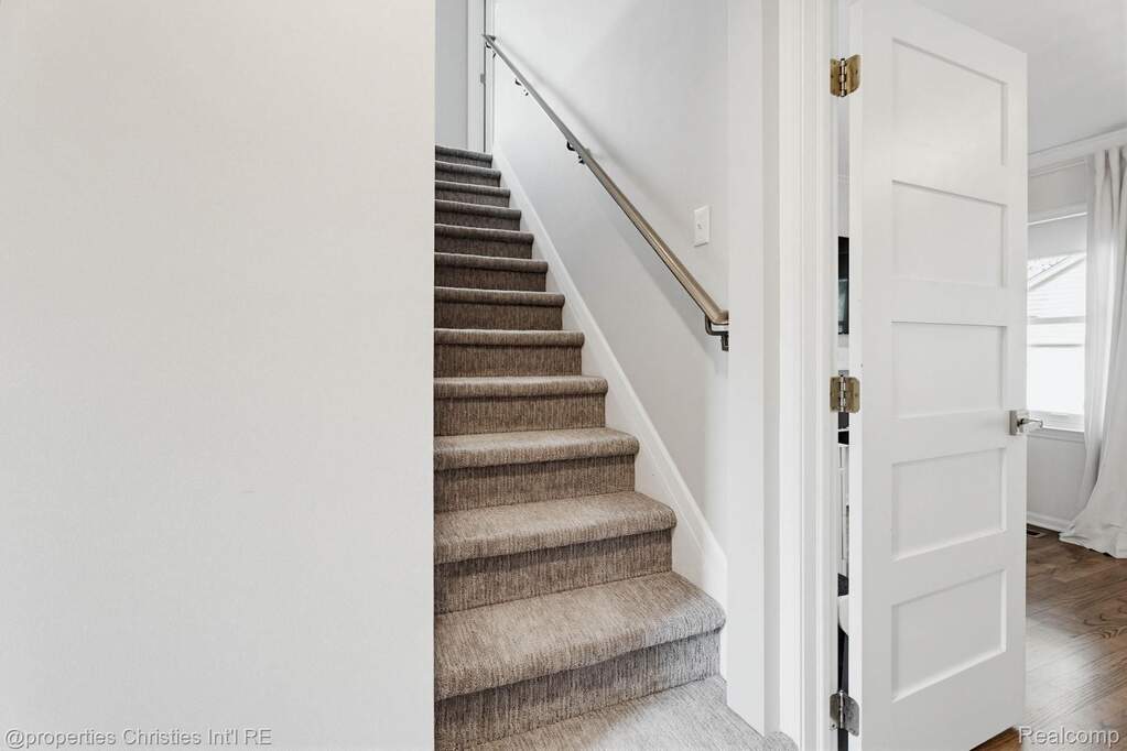 3 Bedroom Single Family Home/House's Image 27