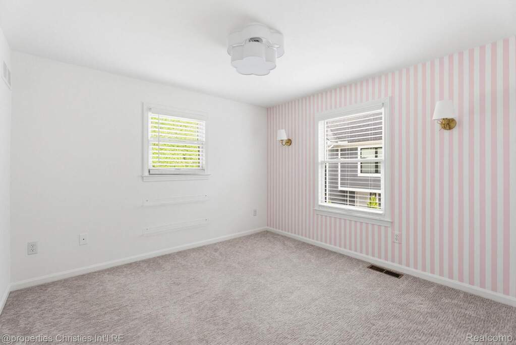 3 Bedroom Single Family Home/House's Image 31