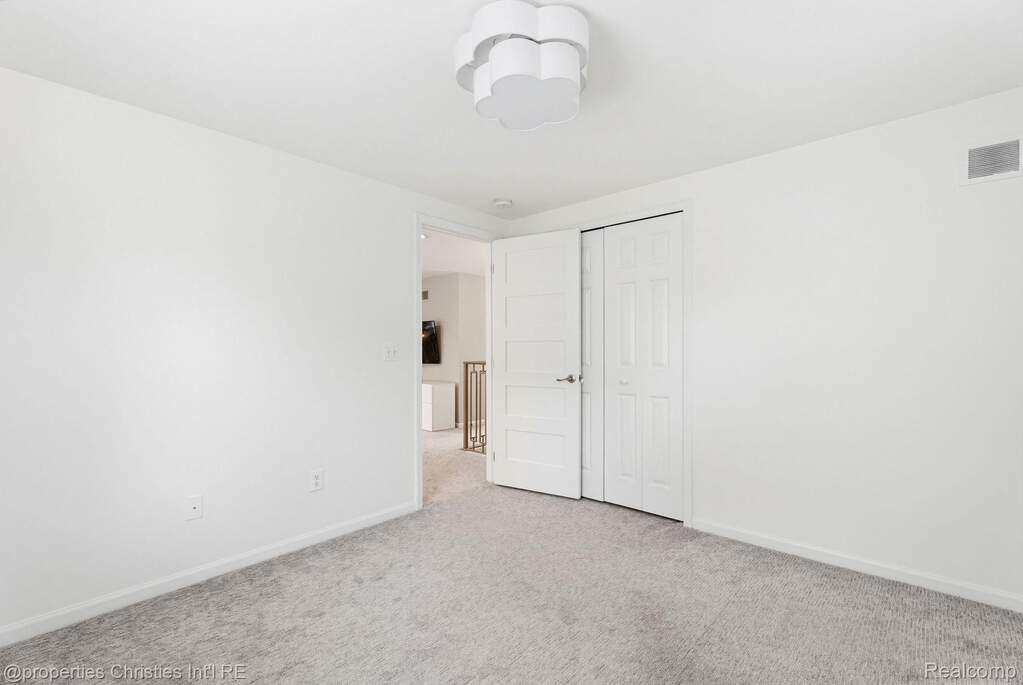 3 Bedroom Single Family Home/House's Image 32
