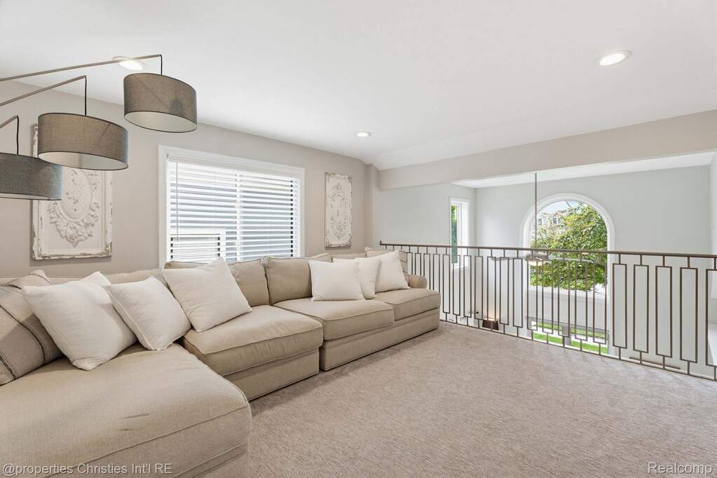 3 Bedroom Single Family Home/House's Image 33