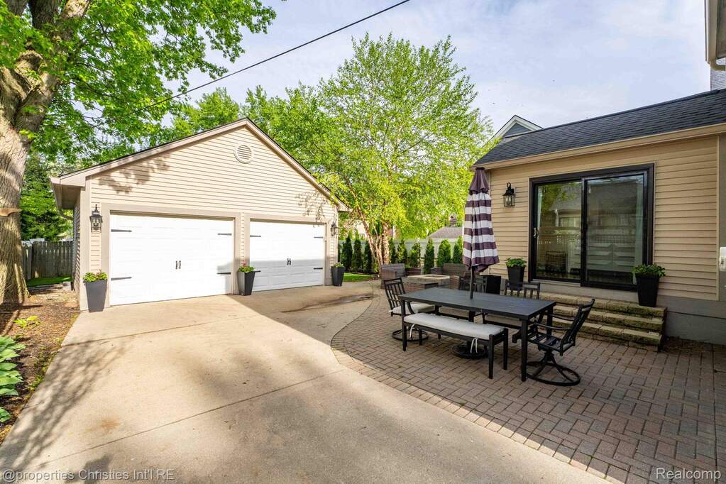3 Bedroom Single Family Home/House's Image 42
