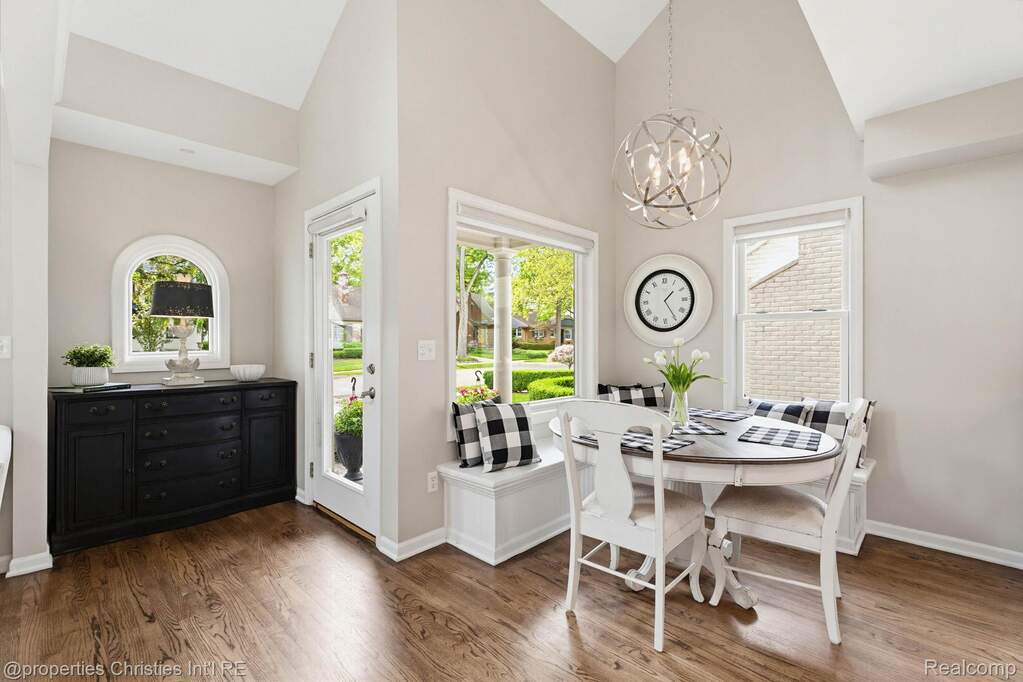 3 Bedroom Single Family Home/House's Image 3