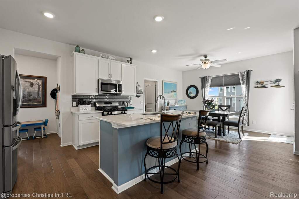 4 Bedroom Single Family Home/House's Image 11