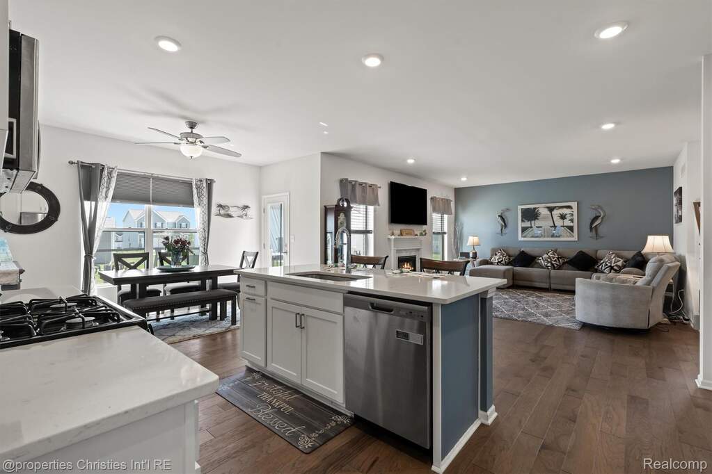 4 Bedroom Single Family Home/House's Image 13