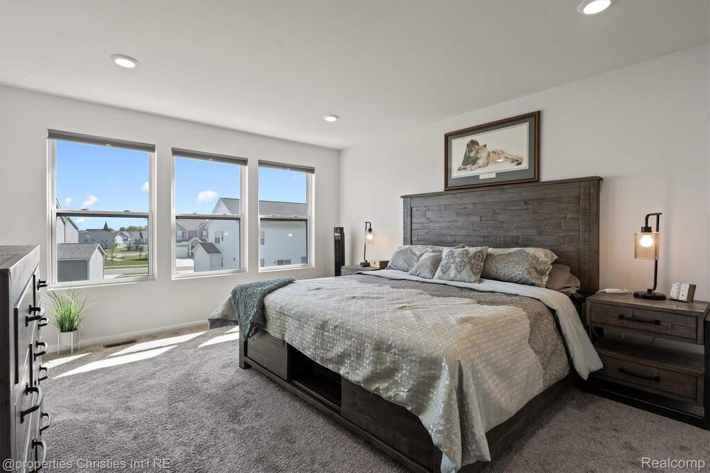 4 Bedroom Single Family Home/House's Image 15