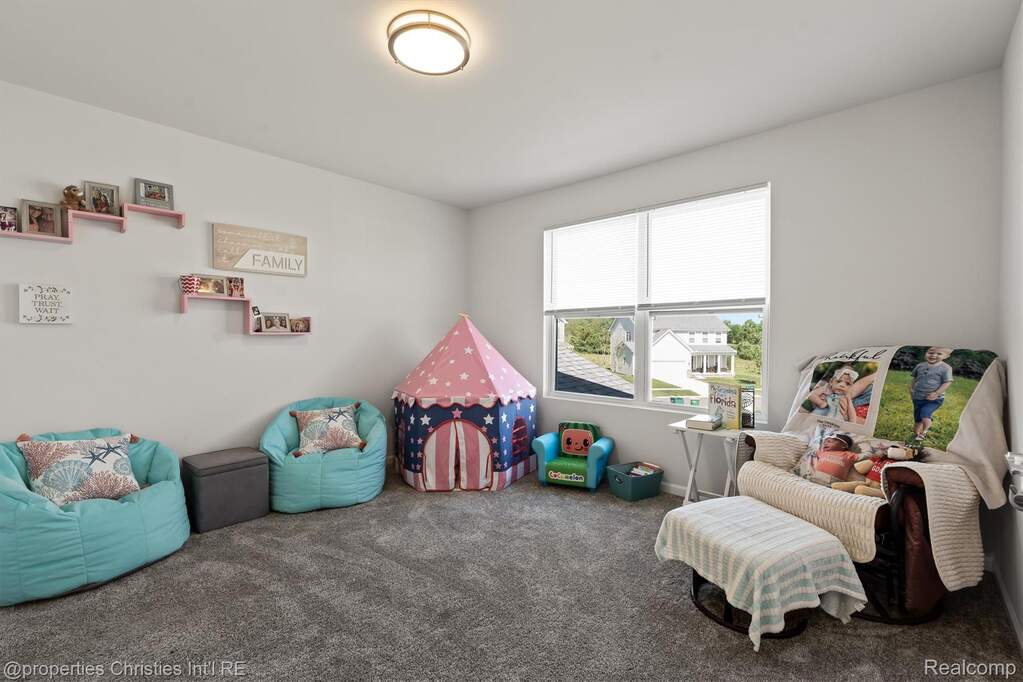 4 Bedroom Single Family Home/House's Image 23