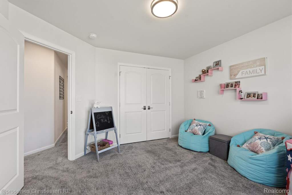 4 Bedroom Single Family Home/House's Image 24