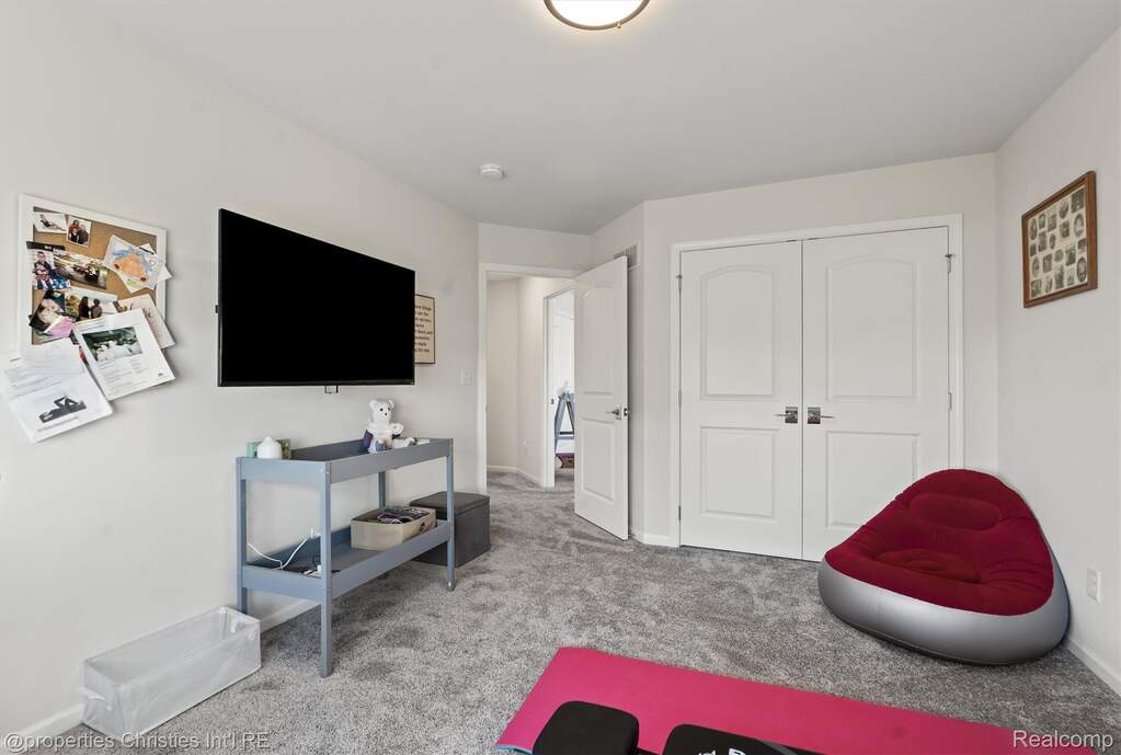 4 Bedroom Single Family Home/House's Image 26