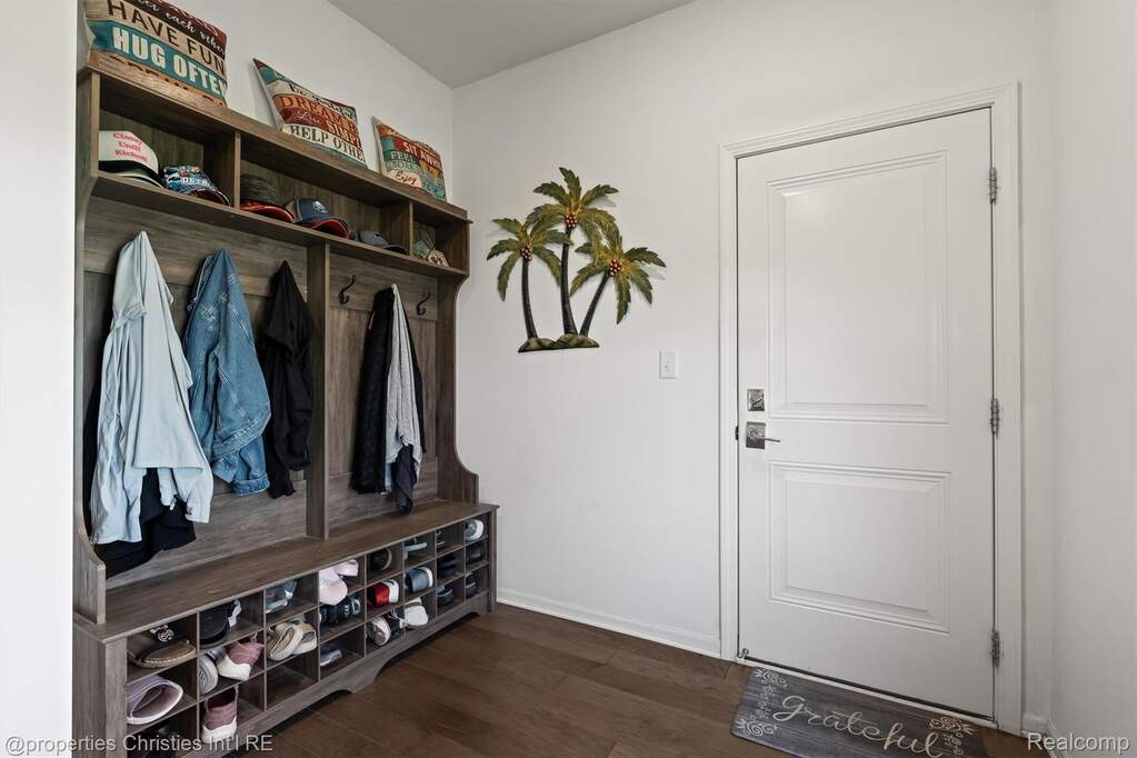 4 Bedroom Single Family Home/House's Image 28